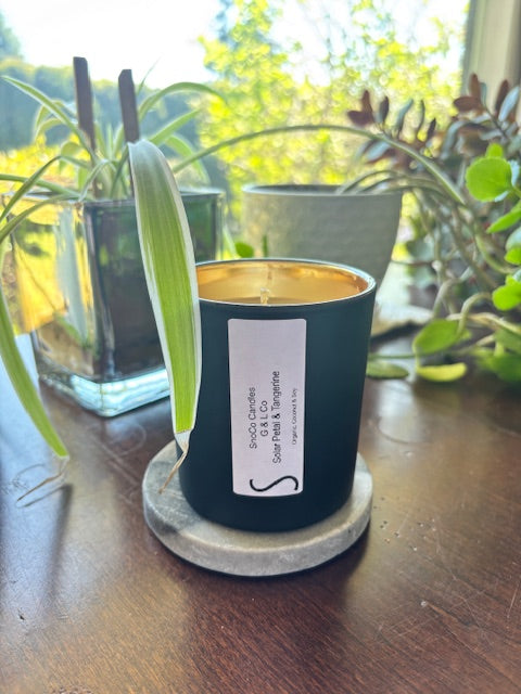 Noir I White Gold Trim Candle I Hand-poured with 100% organic coconut & soy wax. Clean-burning. No paraffin, no toxins.